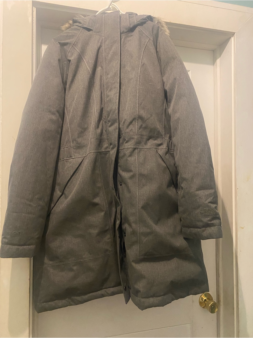 The North Face Women’s Gray Ski & Snowboard Parka With Hood